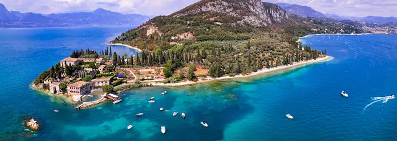 Svegliarsi con un panorama sul Lago di Garda
